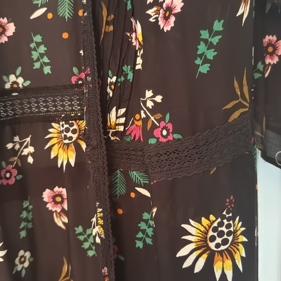 Anthropologie Pintucked Floral Robe - Picture 10 of 10